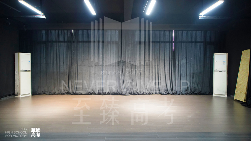 武汉至臻教育高中高考文化课培训班